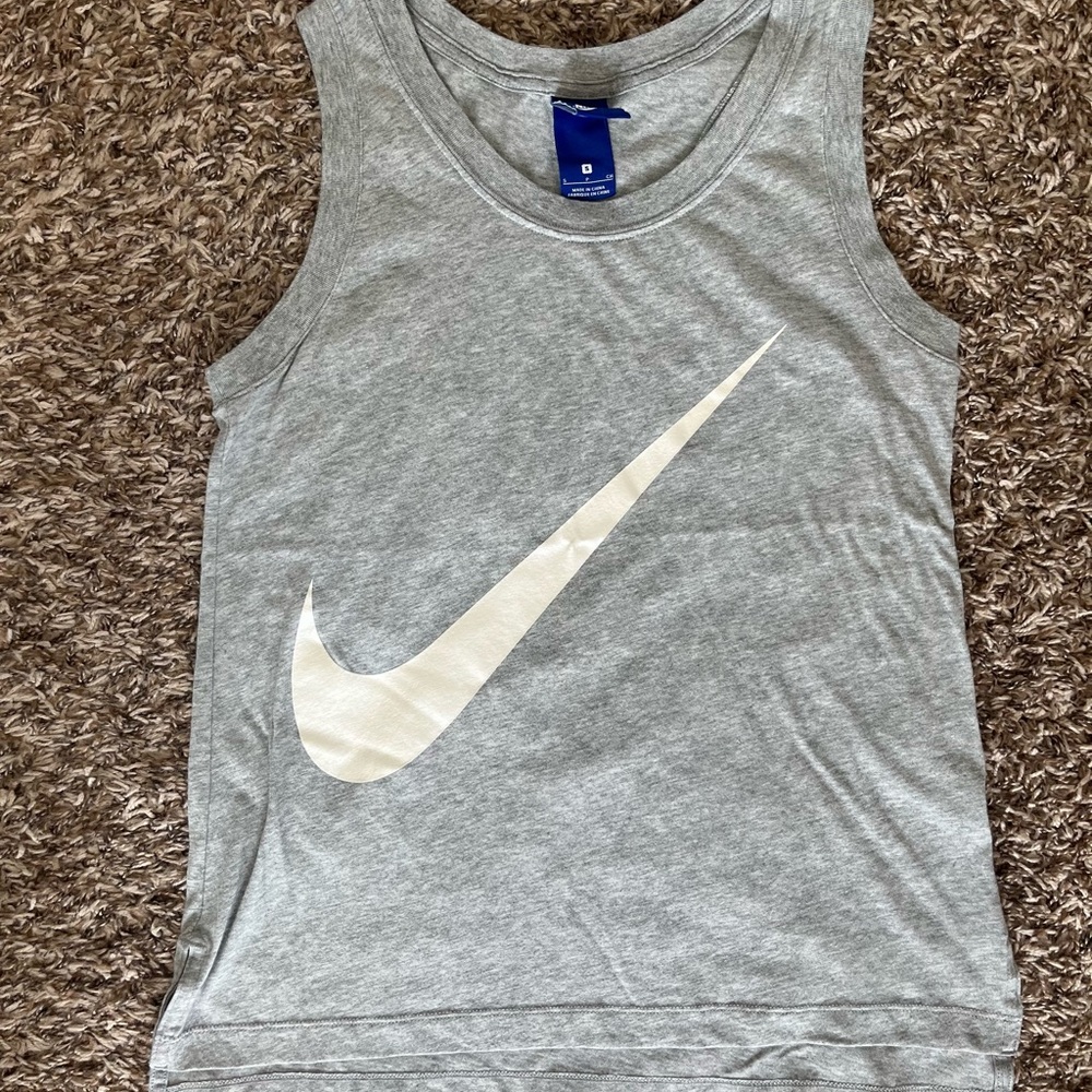 Nike muscle tank